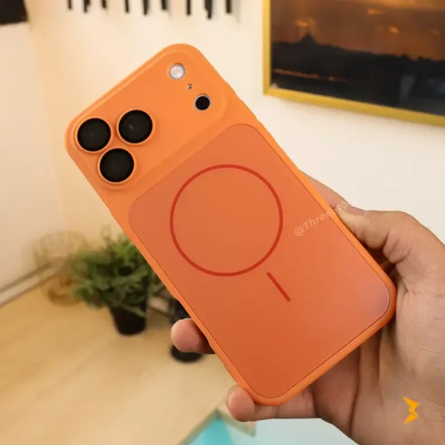 كفر حماية MOCOME لجهاز IP 17 Pro Max